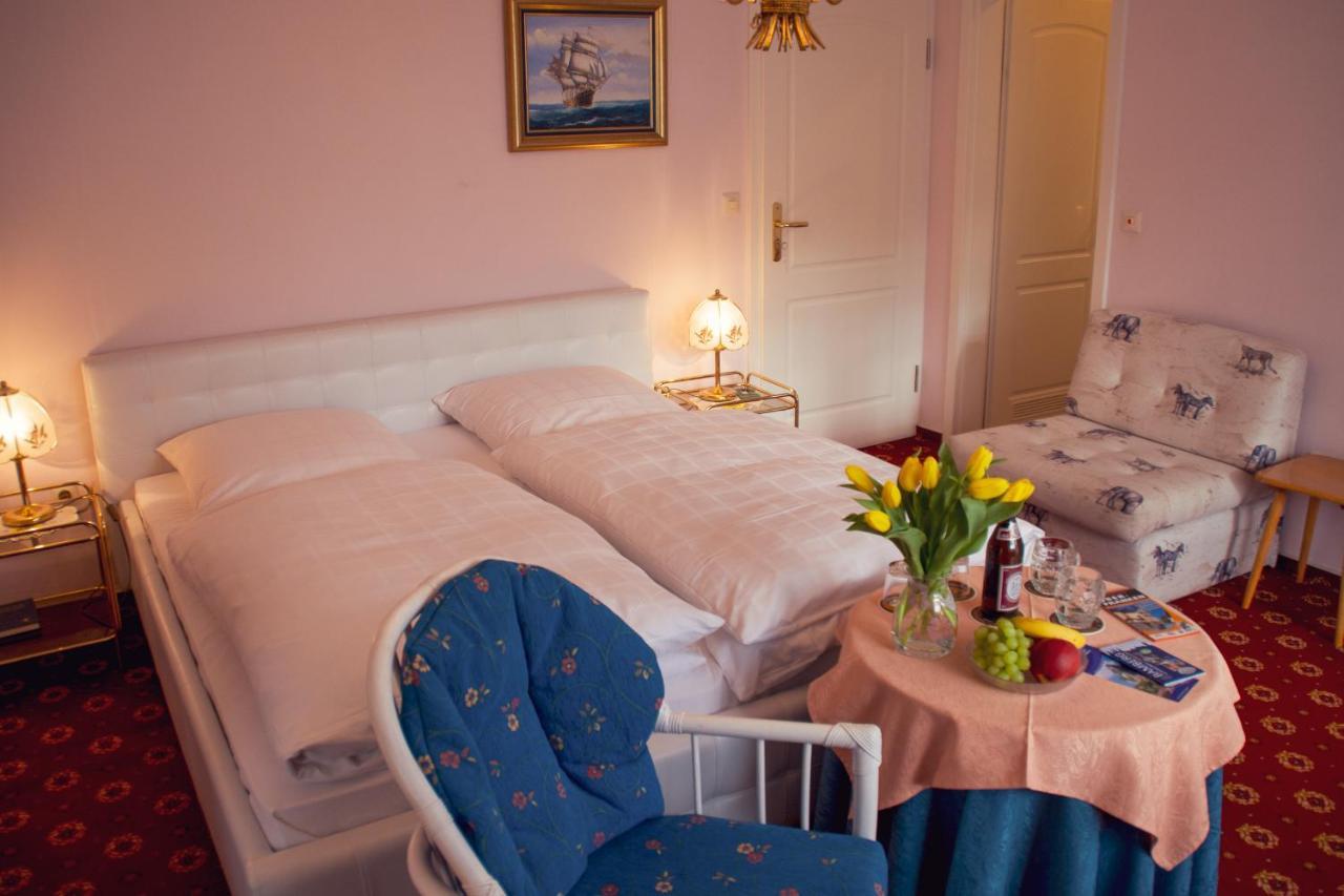 Hotel Garni Regina Gössweinstein Esterno foto